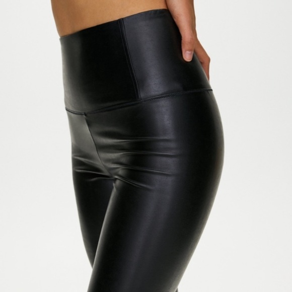 Wilfred Daria High-Waisted Vegan Leather leggings - Picture 2 of 3